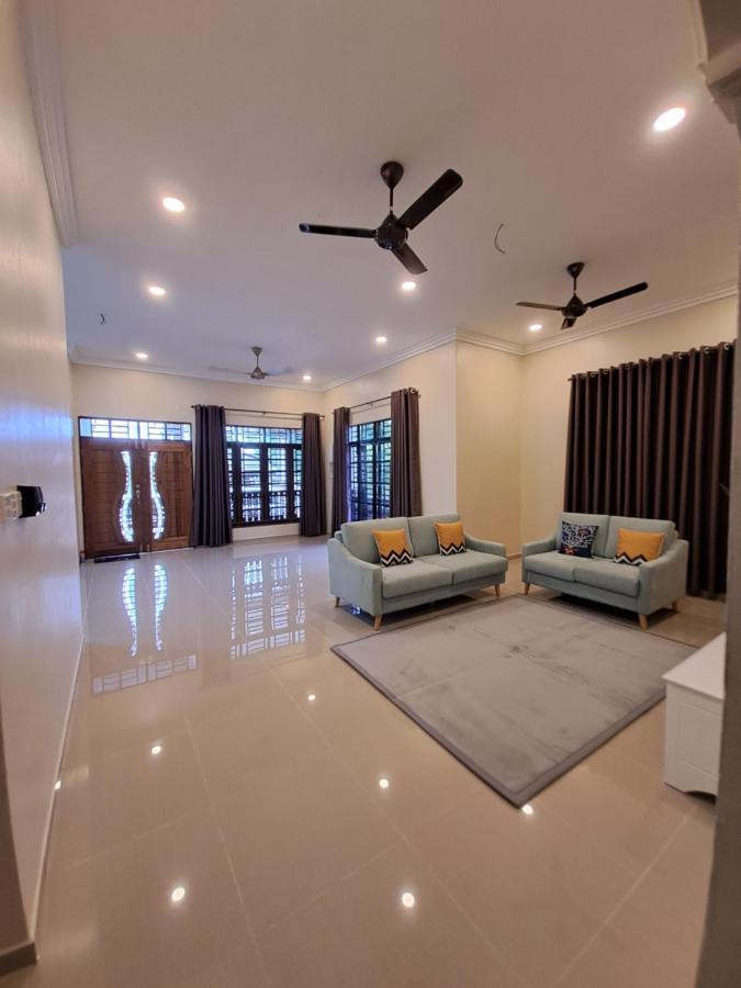 Zn Homestay Gong Badak Kampong Pengkalan Maras Exterior foto